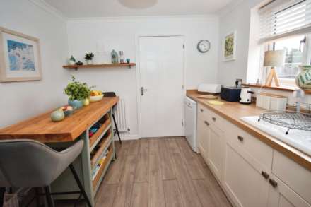 Cheltenham Crescent, Moreton, Image 13