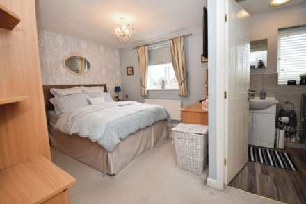 Cheltenham Crescent, Moreton, Image 16