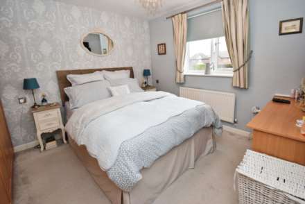 Cheltenham Crescent, Moreton, Image 17
