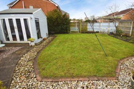 Cheltenham Crescent, Moreton, Image 27