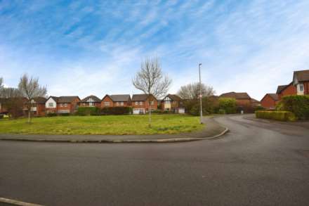 Cheltenham Crescent, Moreton, Image 28