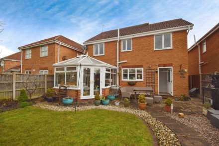Cheltenham Crescent, Moreton, Image 4