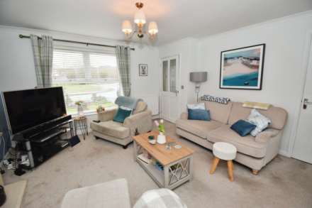 Cheltenham Crescent, Moreton, Image 7