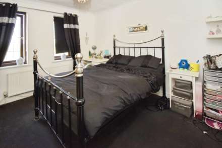 Poulton Green Close, Spital, Image 11