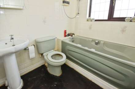 Poulton Green Close, Spital, Image 20
