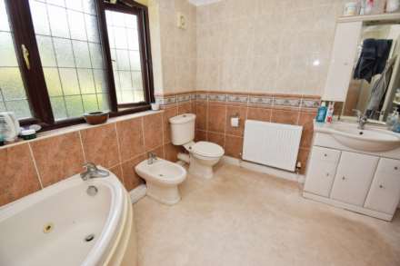 Poulton Green Close, Spital, Image 27