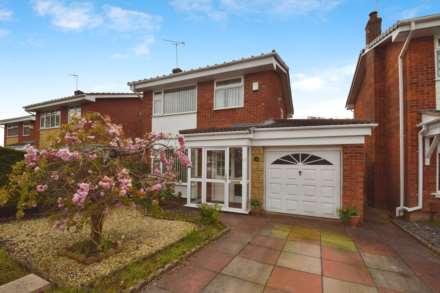 Bradden Close, Spital, Image 1