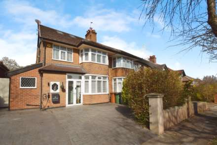 4 Bedroom Semi-Detached, Arnot Way, Bebington