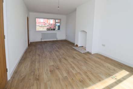 Quarry Road East, Wirral, Image 17