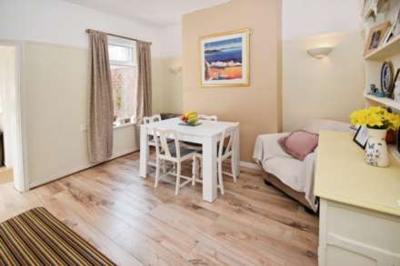 Erfurt Avenue, Bebington, Image 4