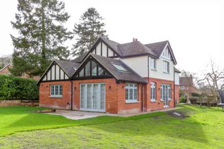 4 Bedroom Detached, High Road, Brightwell-Cum-Sotwell