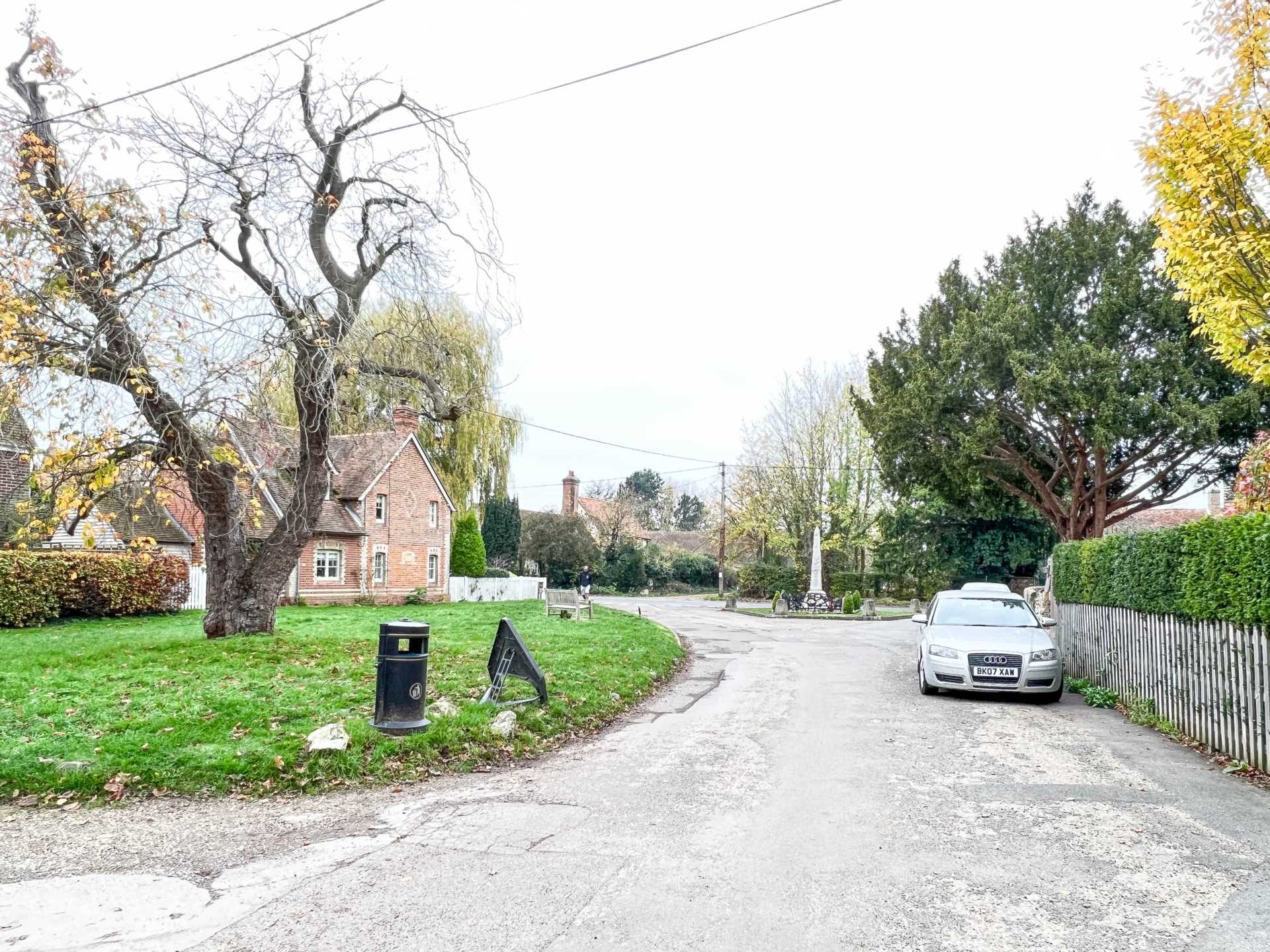 The Green South, Warborough, Image 9