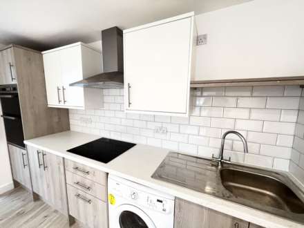 The Green South, Warborough, Image 4