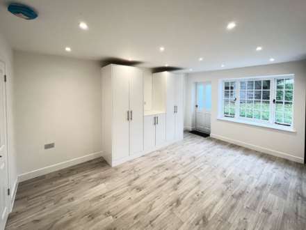 The Green South, Warborough, Image 5