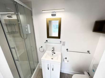 The Green South, Warborough, Image 7