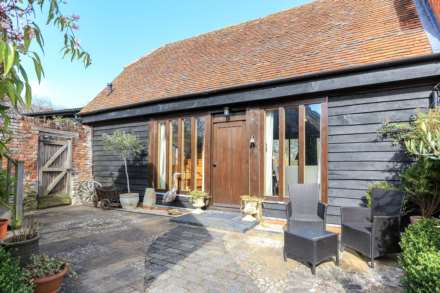 2 Bedroom Barn Conversion, High Street, Long Wittenham