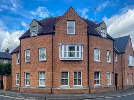 2 Bedroom Apartment, Spyers Court, Wallingford