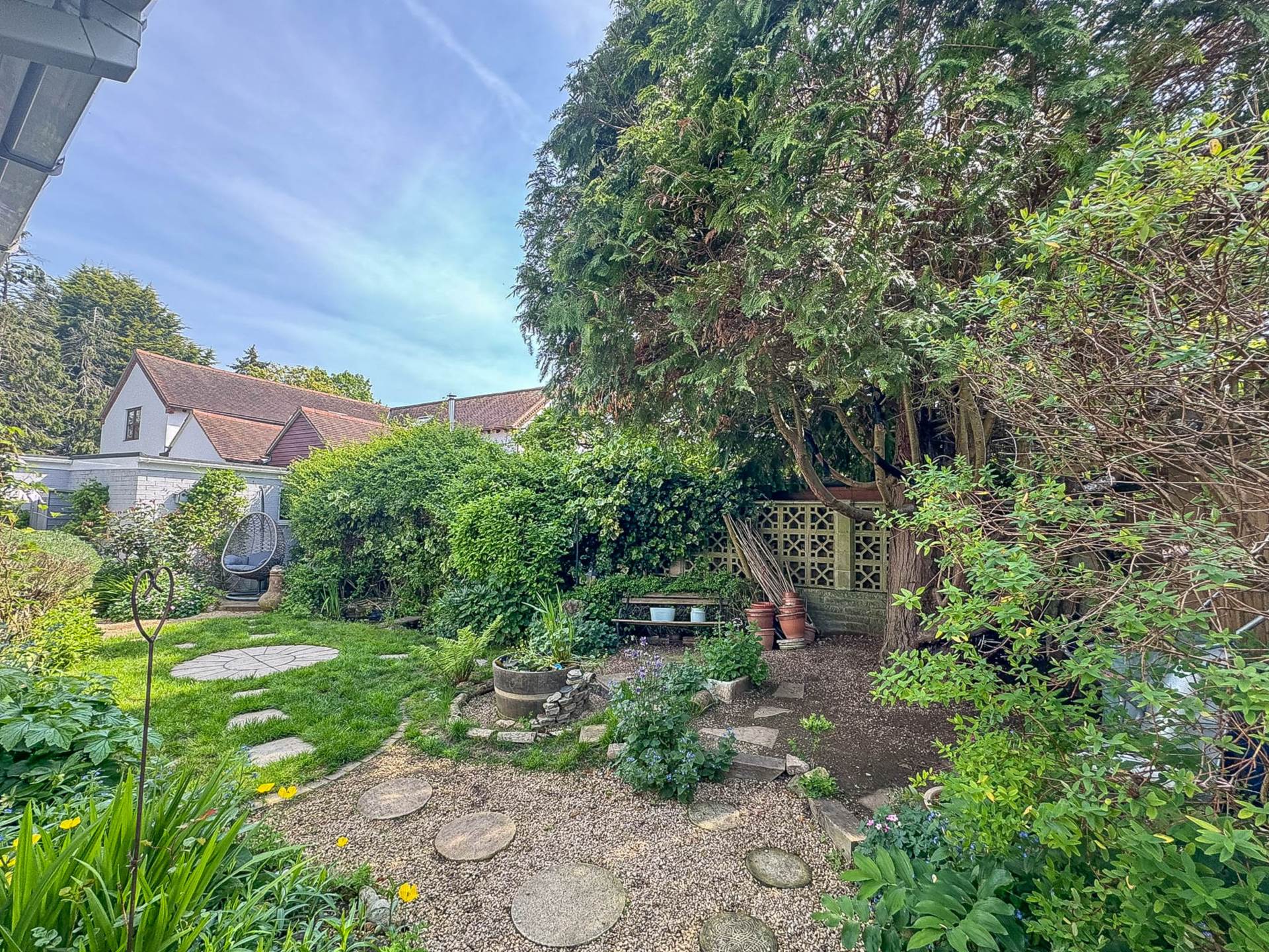 Court Drive, Shillingford, Image 24