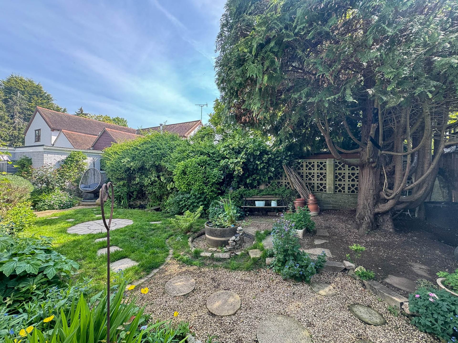 Court Drive, Shillingford, Image 26