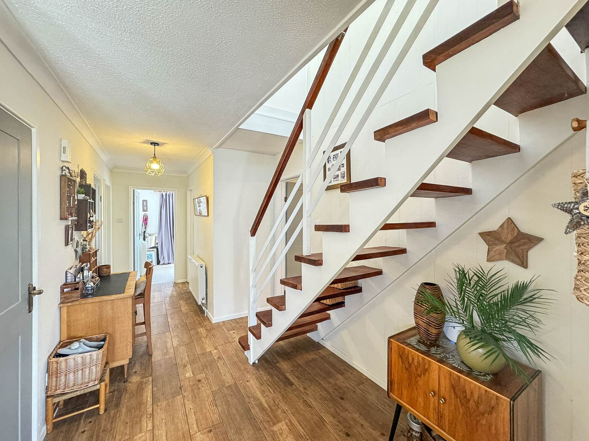 Court Drive, Shillingford, Image 3