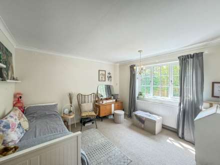 Court Drive, Shillingford, Image 14