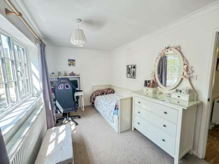 Court Drive, Shillingford, Image 19