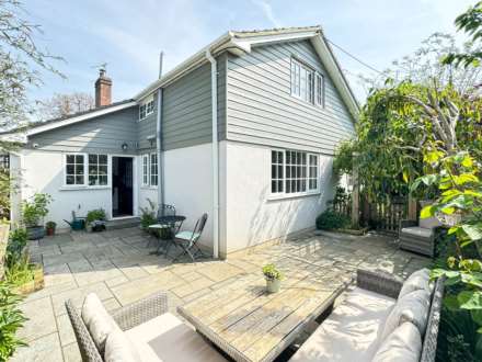 Court Drive, Shillingford, Image 21
