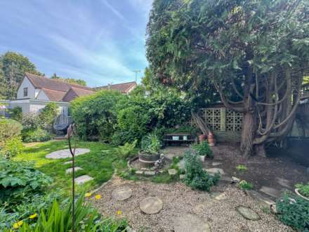 Court Drive, Shillingford, Image 26