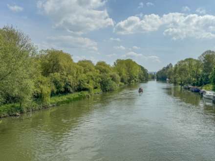 Court Drive, Shillingford, Image 30