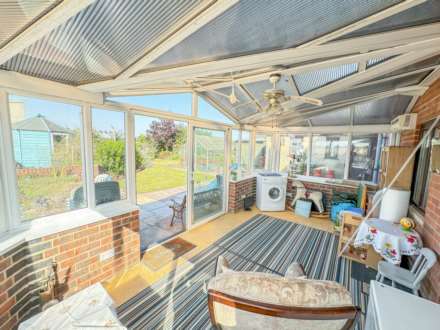Henley Road, Shillingford, Image 9