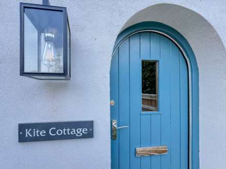 Kite Cottage, High Road, Brightwell, Image 22