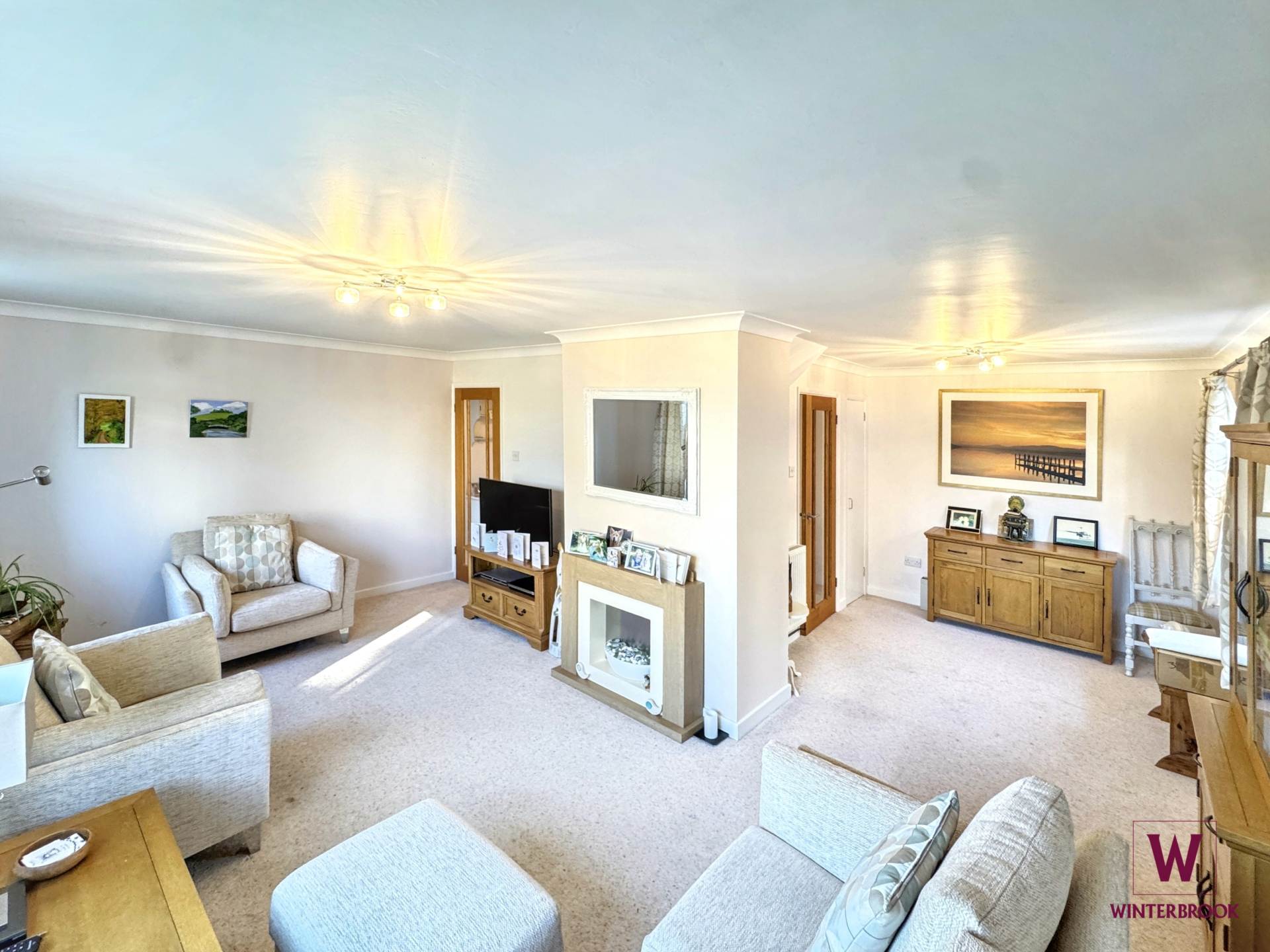 Castle Close, Benson, Image 3