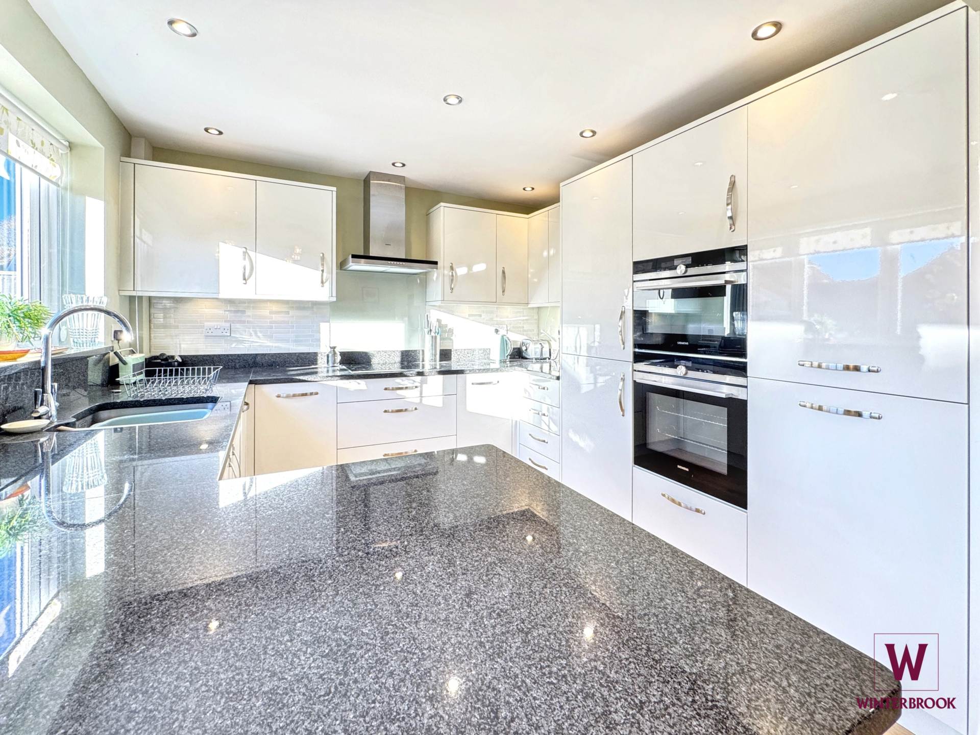 Castle Close, Benson, Image 6