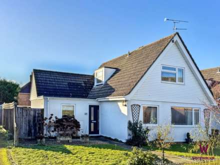 Castle Close, Benson, Image 1