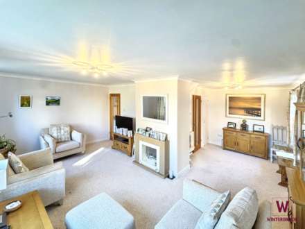 Castle Close, Benson, Image 3