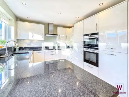 Castle Close, Benson, Image 6