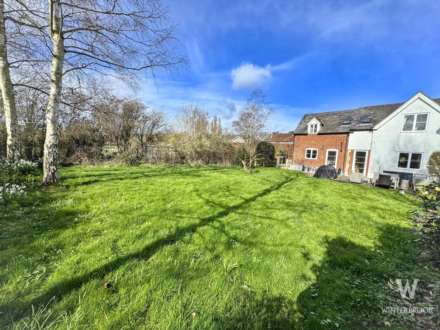 The Green North, Warborough, Image 14