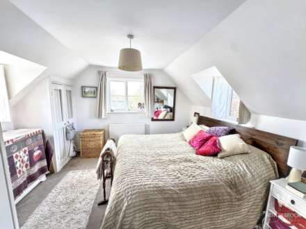 The Green North, Warborough, Image 7