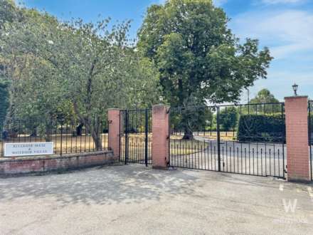 Riverside House, Burcot, Image 2