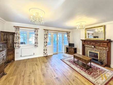 Millar Close, Benson, Image 3