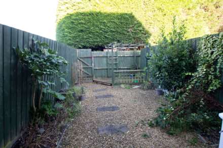 Larchfield Close, Frome, Image 8