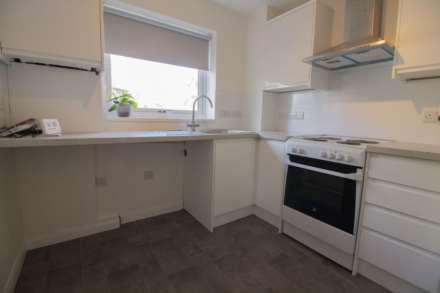 Croscombe Gardens, Frome, Image 3
