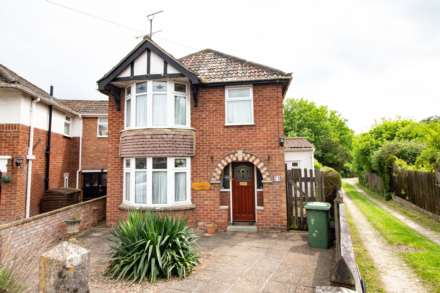 3 Bedroom Detached, Windsor Crescent, Frome