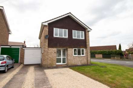 4 Bedroom Link-Detached, Wychelm Road, Frome