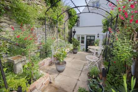 Sun Street, Frome, Image 19