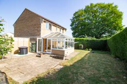 Magnolia Close, Frome, Image 2
