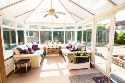Magnolia Close, Frome, Image 8