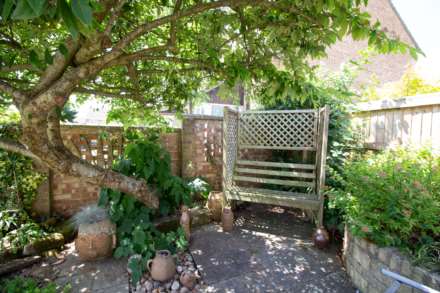 Magnolia Close, Frome, Image 3