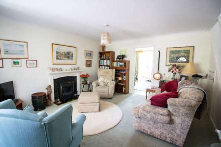 Magnolia Close, Frome, Image 6