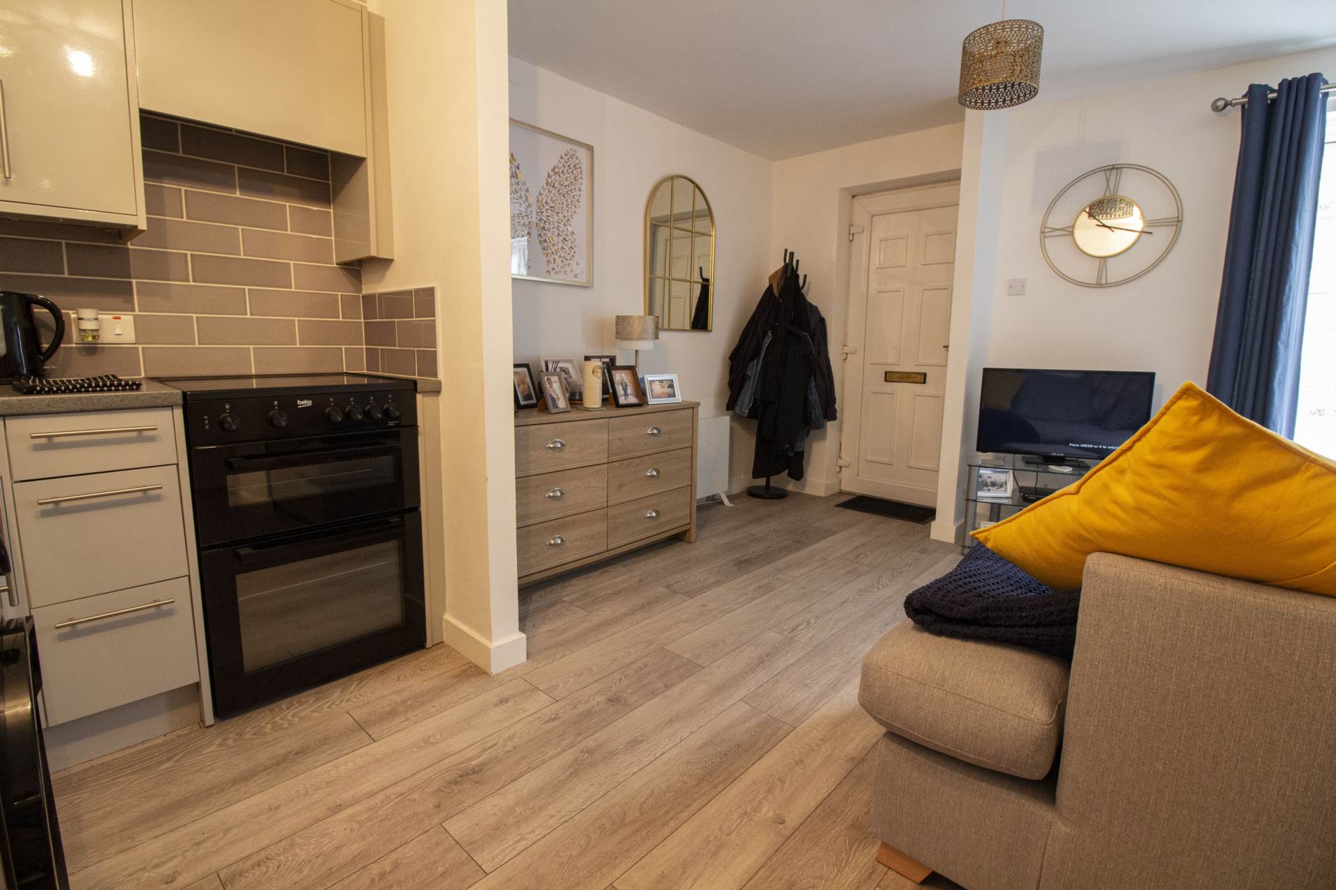 Vallis Court, Frome, Image 5